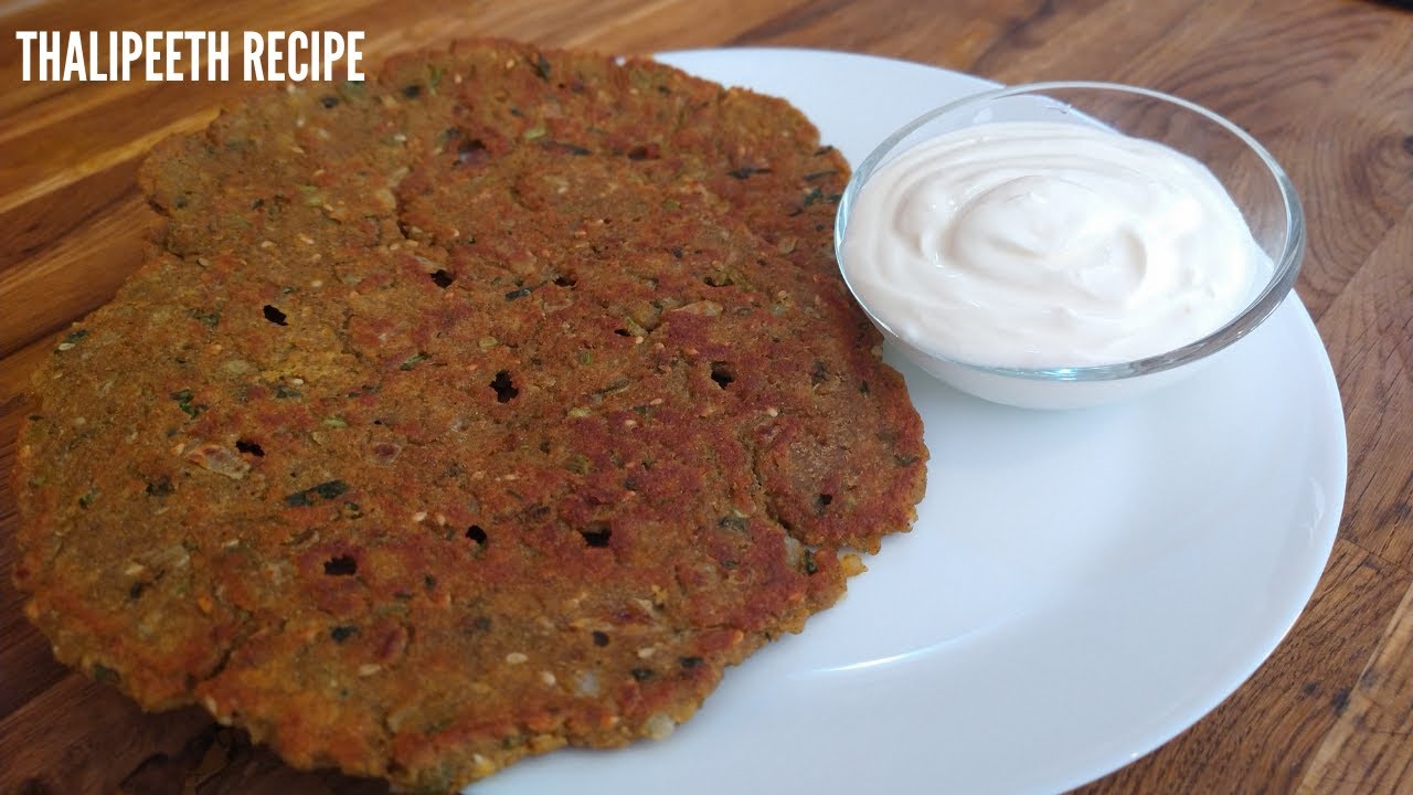खमंग थालीपीठ | Thalipeeth Recipe | Healthy Breakfast | Instant Thalipeeth | Maharashtrian Recipe