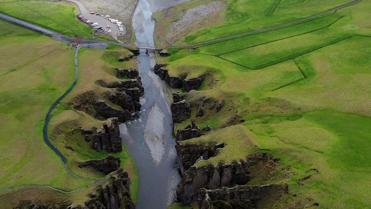 ISLAND VI – Am Fjaðrárgljúfur