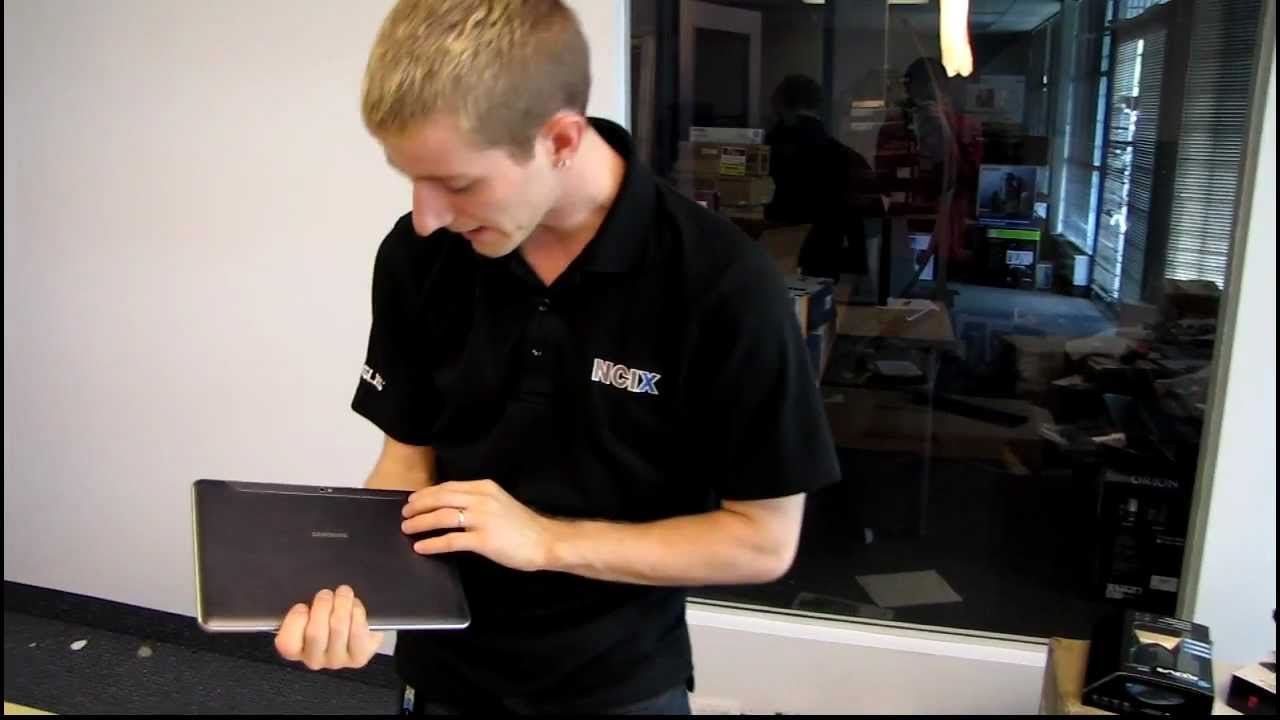 Samsung Galaxy Tab 10.1 Android Honeycomb Tablet PC Unboxing & First Look Linus Tech Tips