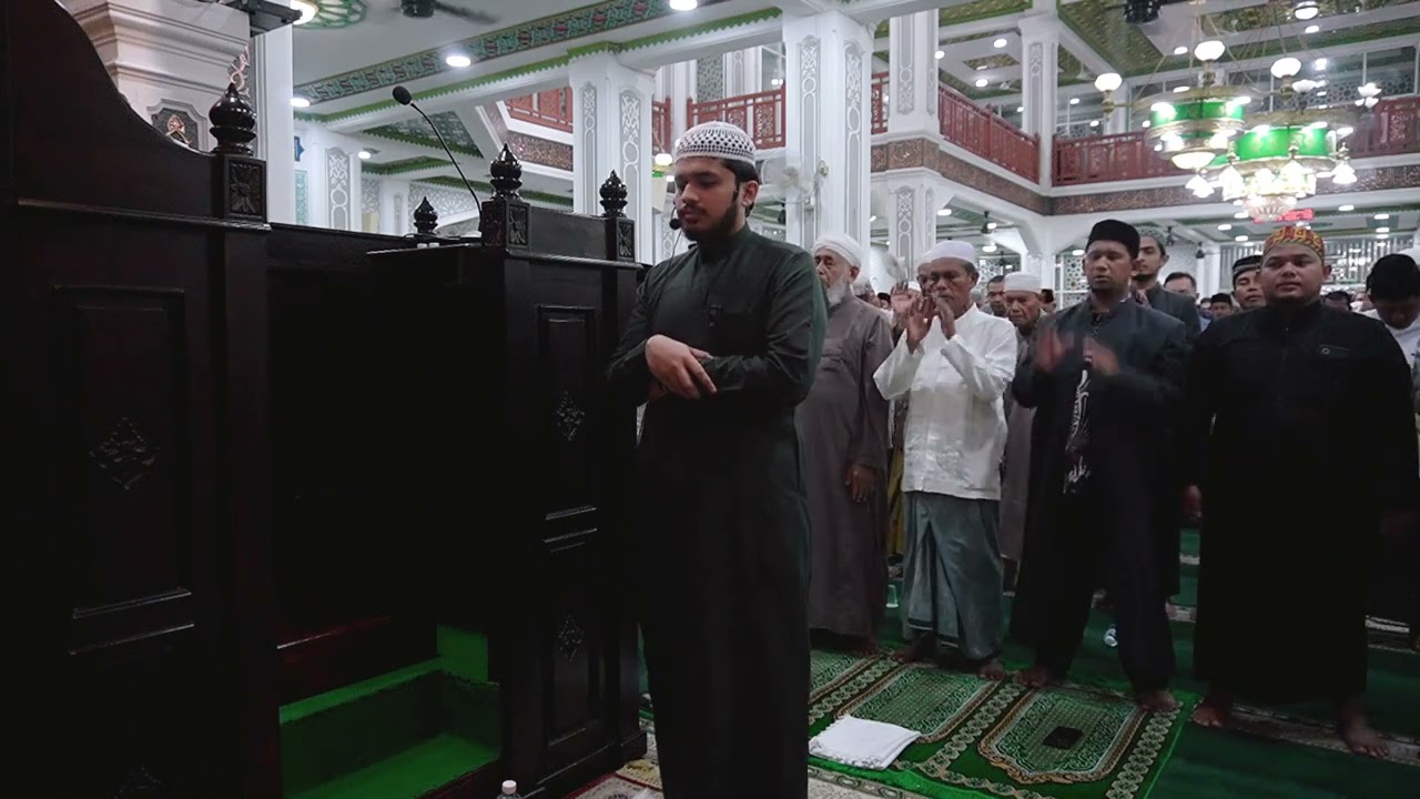 Syeikh Faishal Muzammil Imam di Masjid Darul Falah Gampong Pineung Kota Banda Aceh