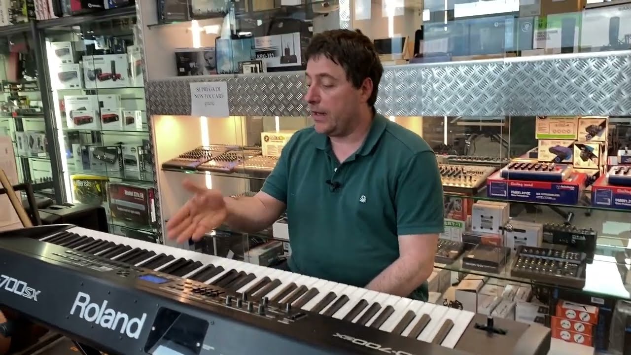 Pianoforte digitale da palco stage piano Roland RD700SX 88 tasti pesati usato in prova con garanzia