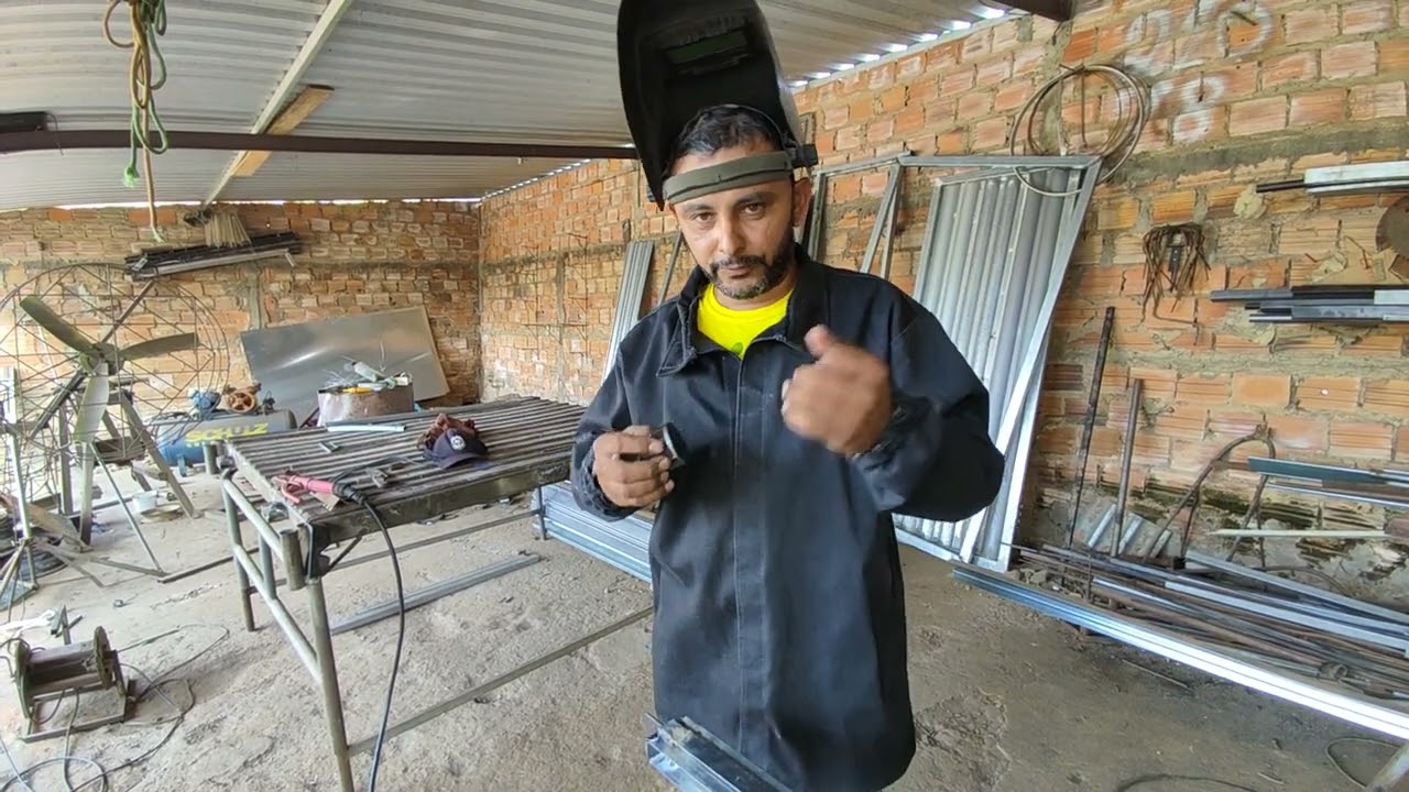 como fazer o chumbador do meio da  porta dupla de aço.  #nenaserralheiro