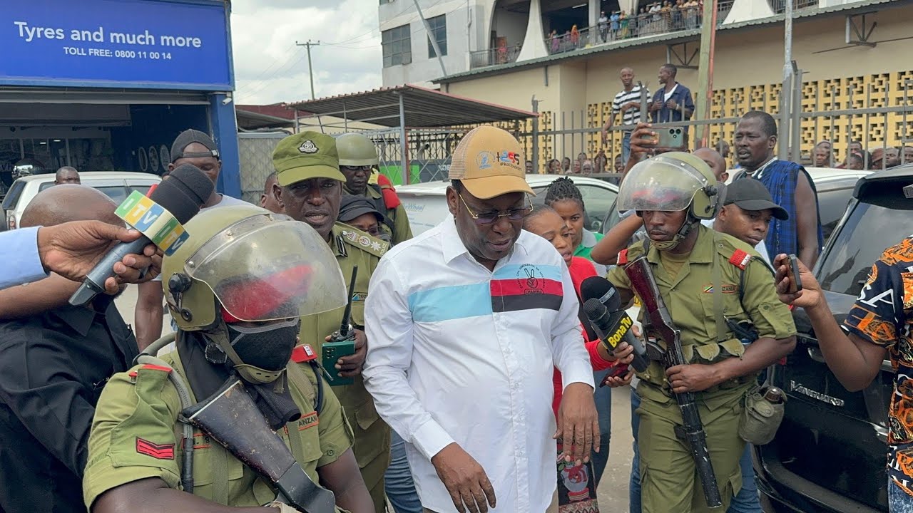 #BREAKING: MBOWE AKAMATWA MUDA HUU MAGOMENI DAR, GARI LASEPA NAE