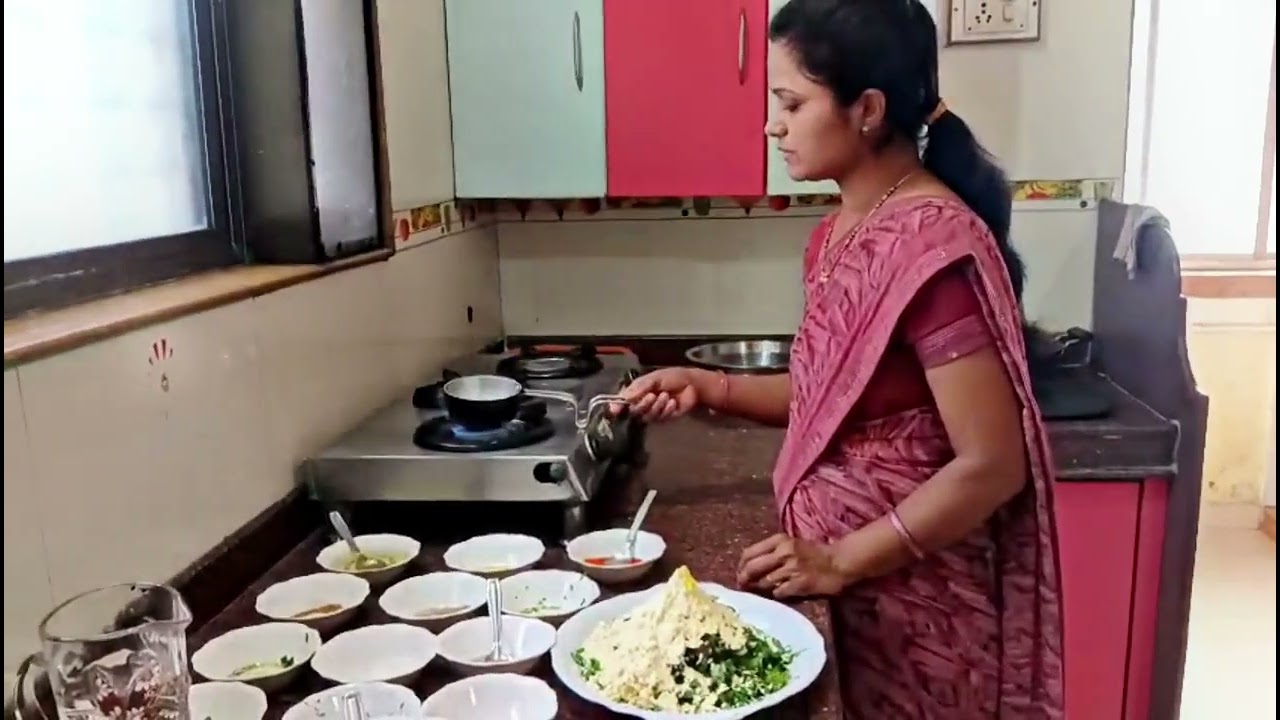 मुलांसाठी बनवा मेथी - पालक वडी..,