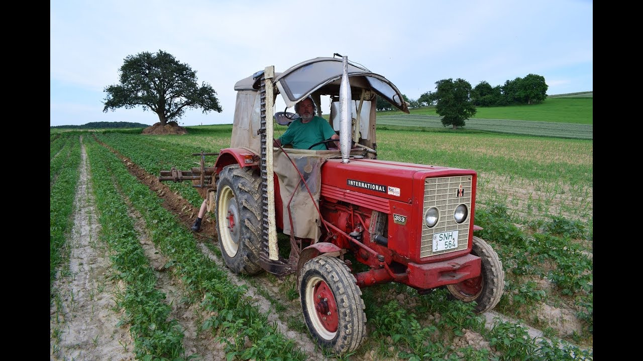 IHC 353 international  - Schmotzer - Hack Häufel Gerät ( am Häufel )