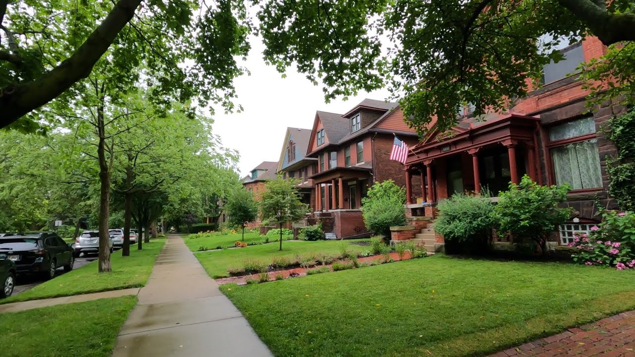 Detroit Walking. Lincoln Street Art Park & Woodbridge Neighborhood on a Rainy Day