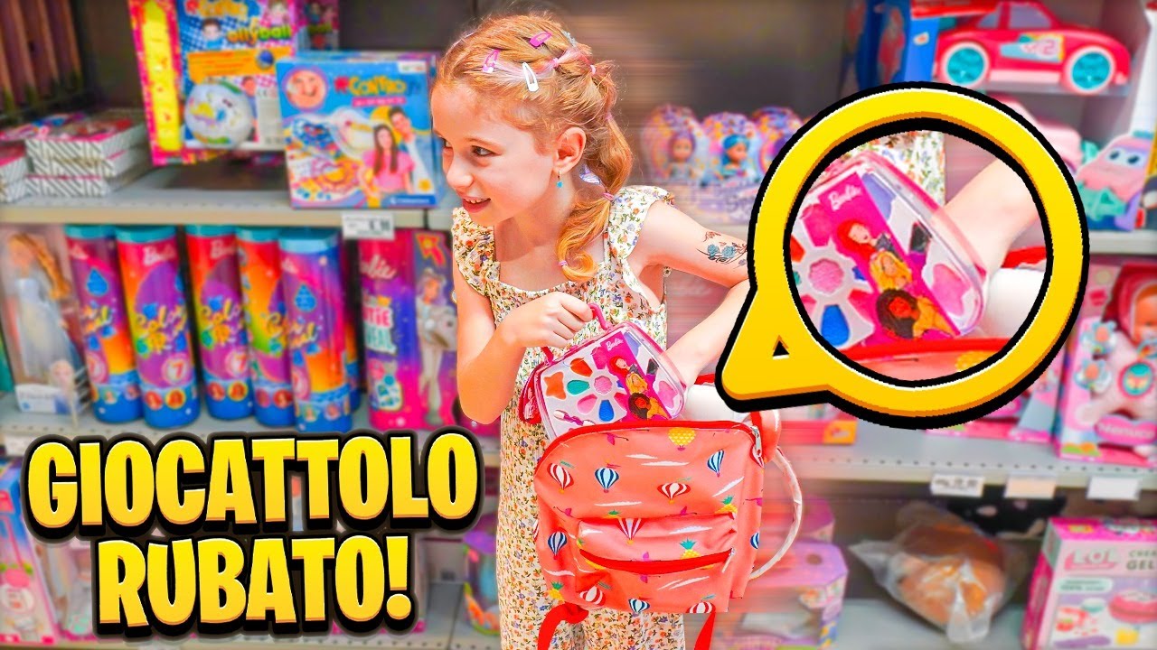 GIORGIA LADRO ENTRA IN UN NEGOZIO E RUBA UN GIOCO! PAPÀ SALVO LA SCOPRE, SI ARRABBIA E MI PUNISCE!