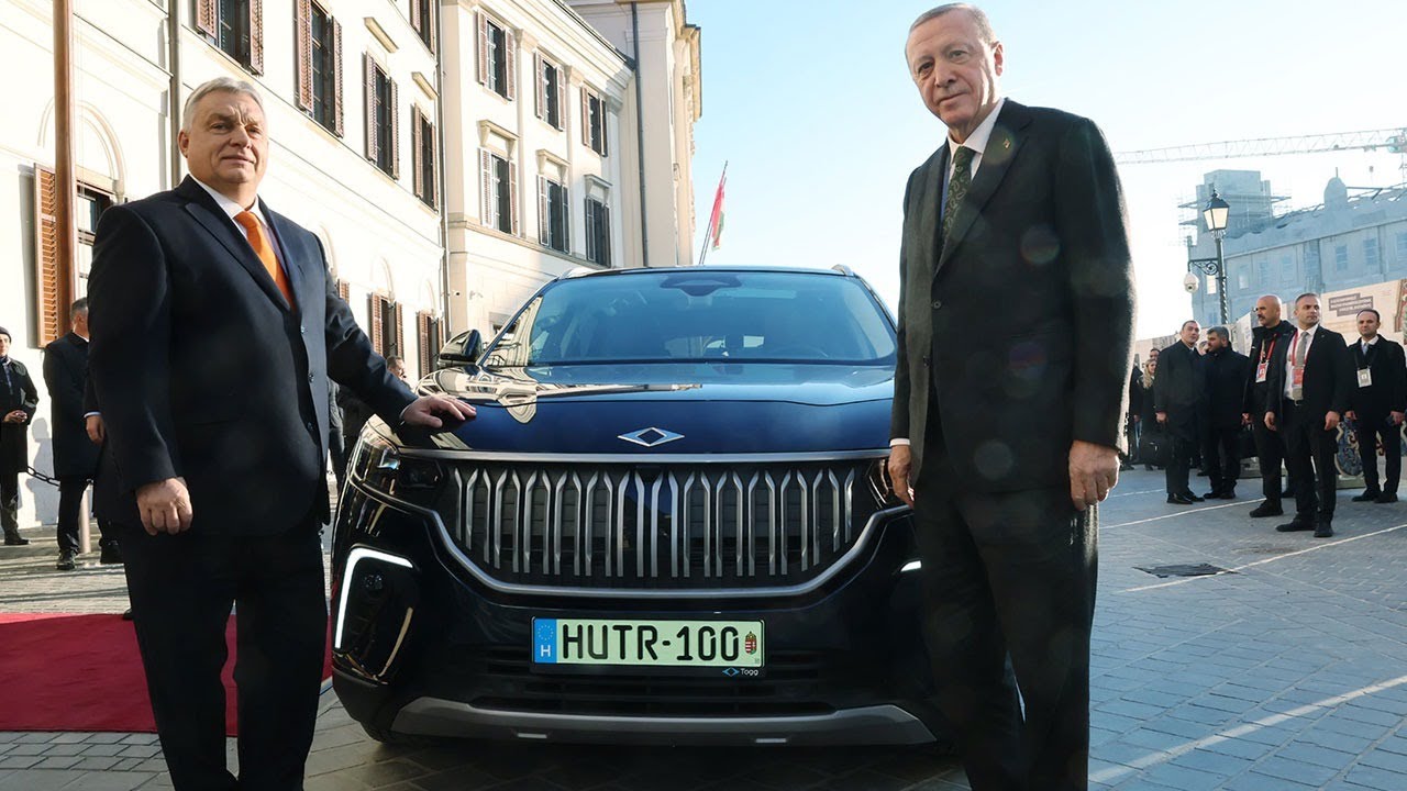 Cumhurbaşkanı Erdoğan, Orban’a TOGG hediye etti