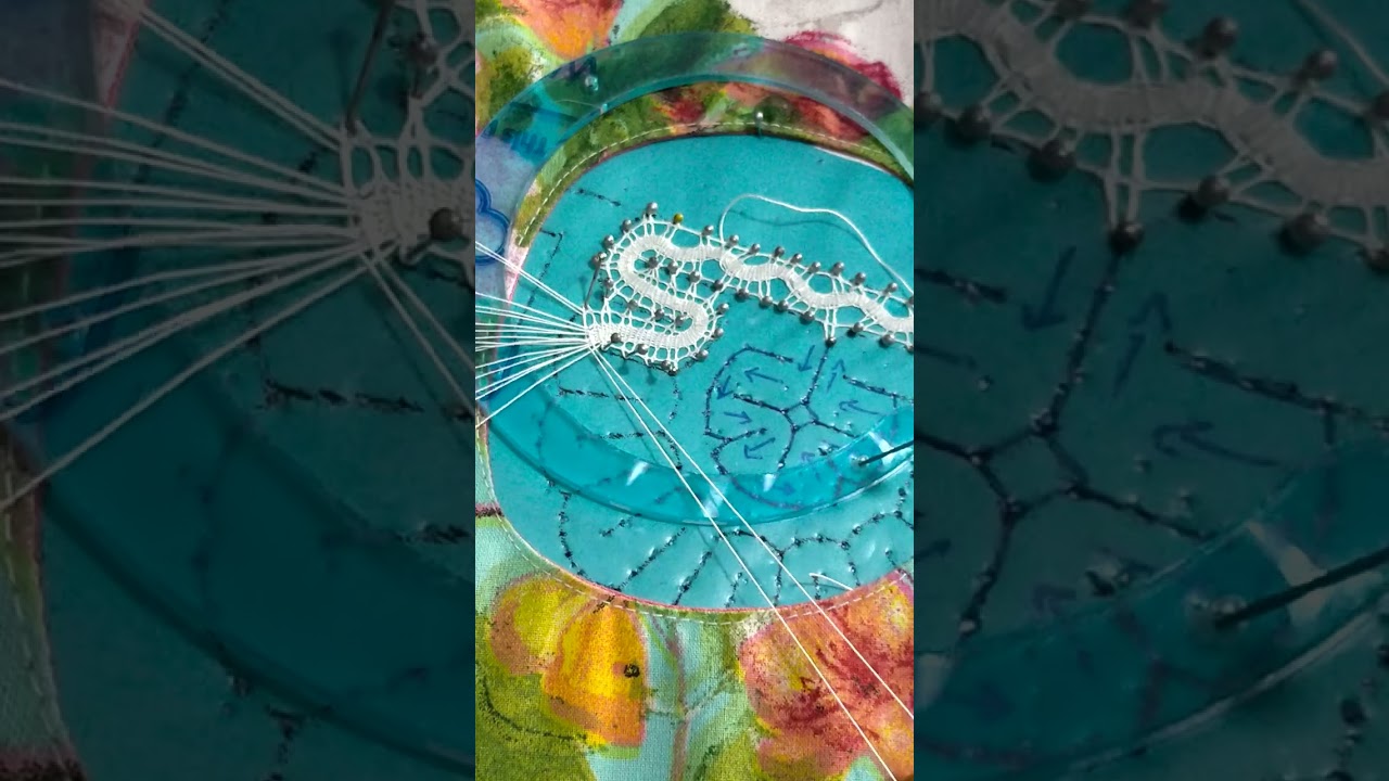 haciendo una curva en un encaje de cinta bolillos parte1