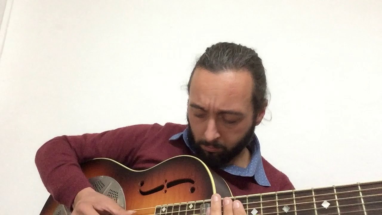 Luca Guidi plays Robert Johnson 