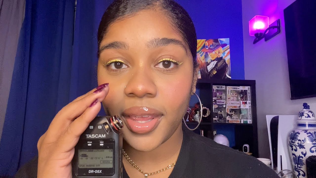 ASMR- Mean Girl in Class Tells You a Secret 👄✨(INAUDIBLE WHISPERING, MOUTH SOUNDS, EAR TO EAR)🤫