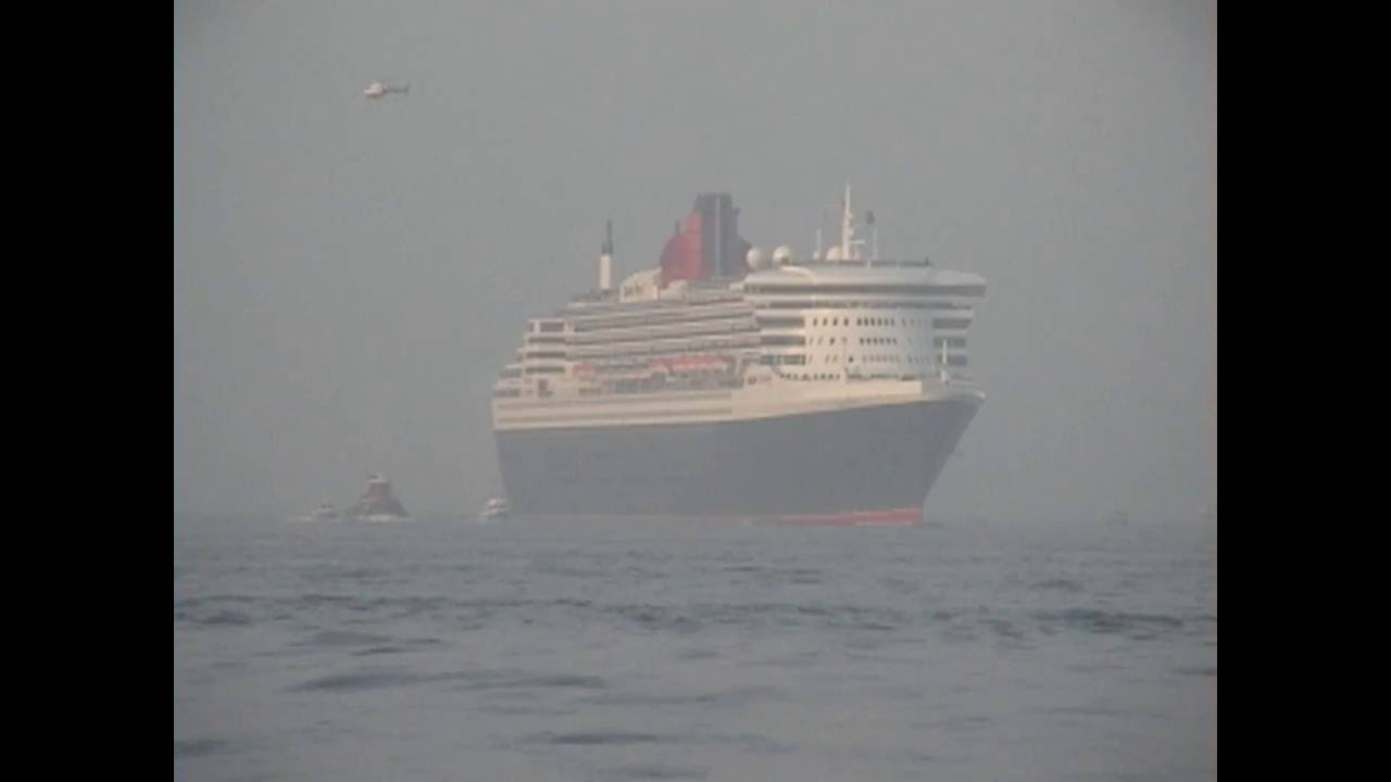 RMS Queen Mary 2 First Arrival in New York City on 22 April 2004