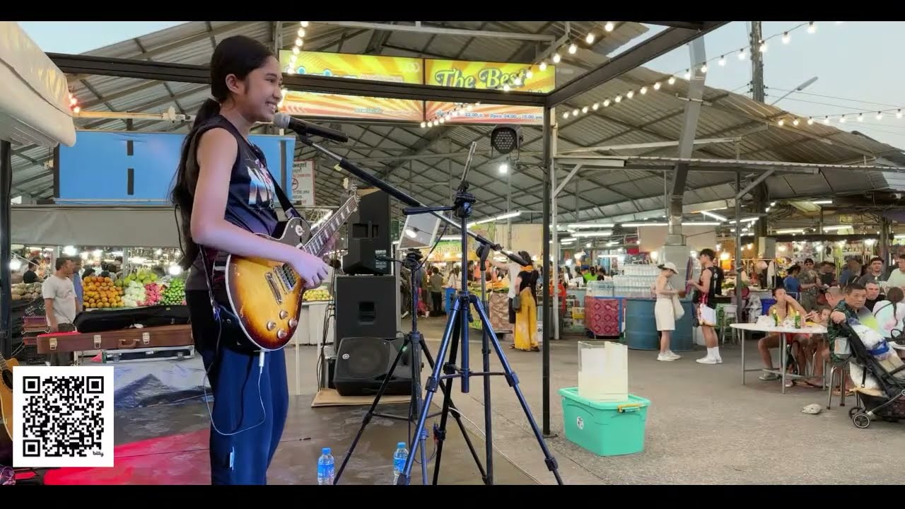 Nene Royal streaming at  Naka night market