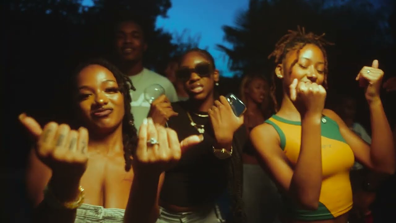 Sassy - MAINTENANT (Clip Officiel)