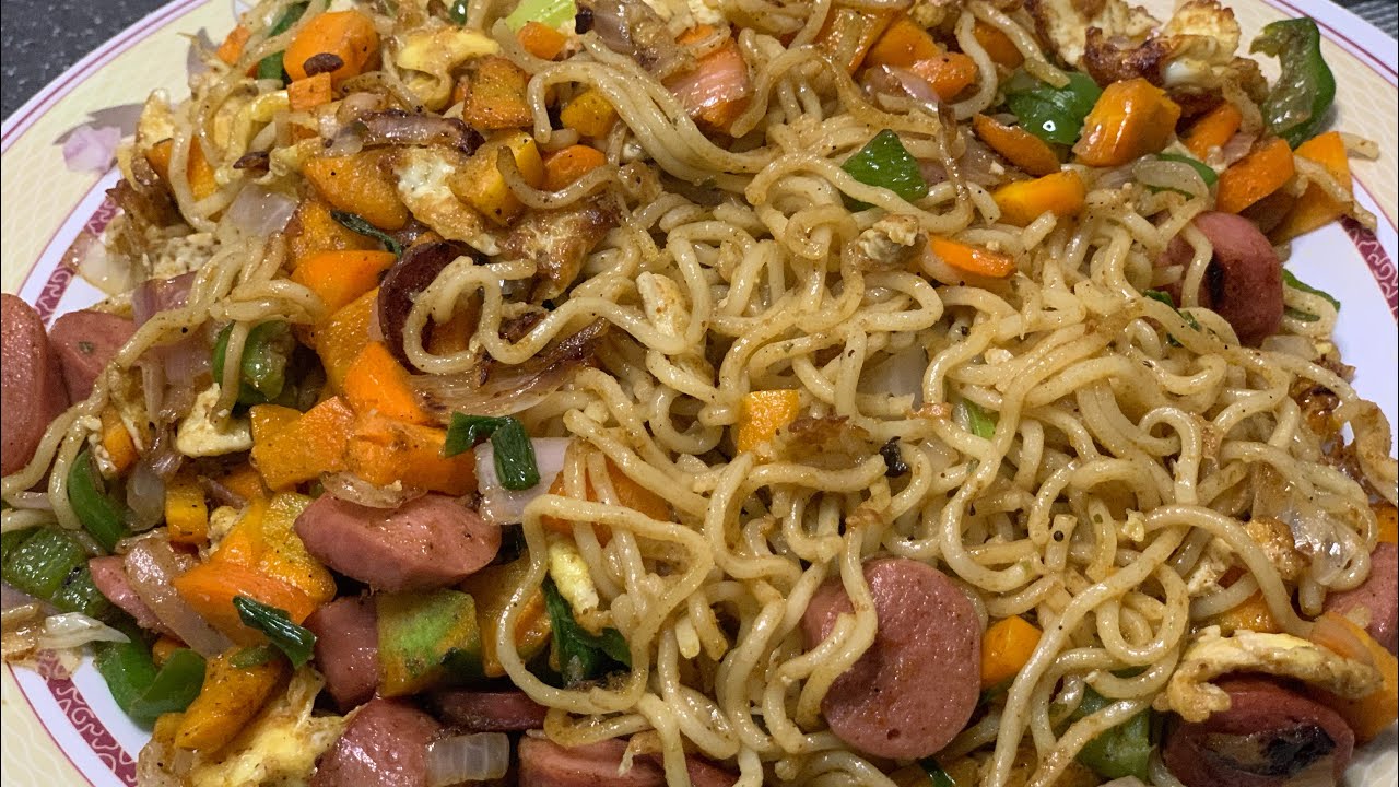 Как приготовить лапшу быстрого приготовления Indomie в Гане 🇬🇭 уличная еда 