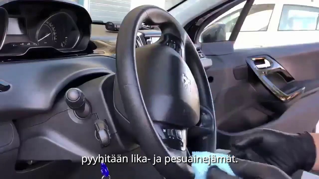 Auton ohjaamon desinfiointi itse