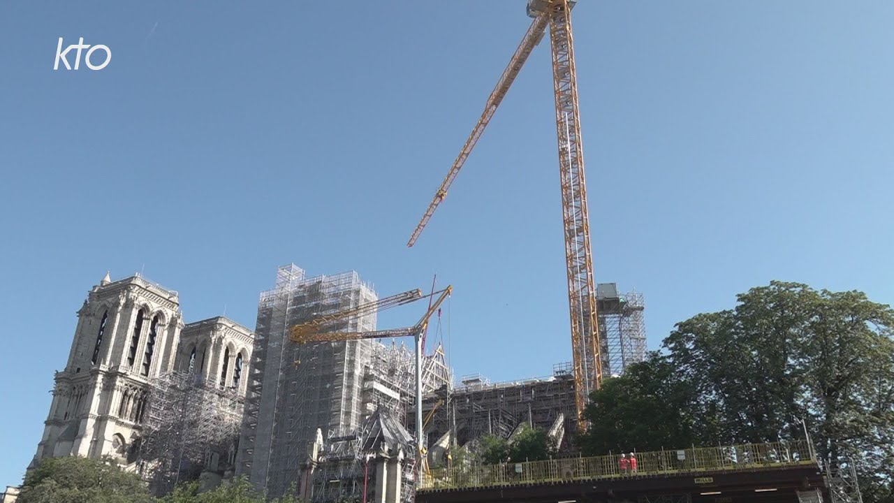 Notre-Dame : la pose de la charpente commence !