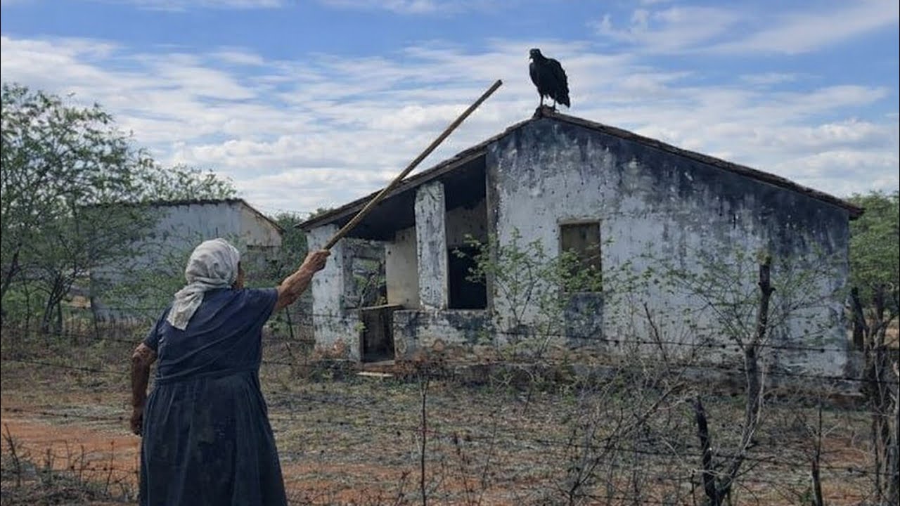 O Que Fez os Moradores Abandonarem Essa Casa?