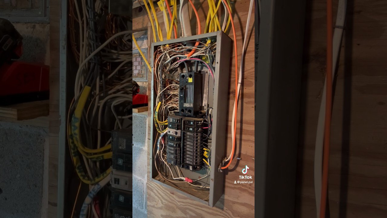 Lights flickering and dimming?? #construction #electrical #electrician #electric #diy #tips #fyp