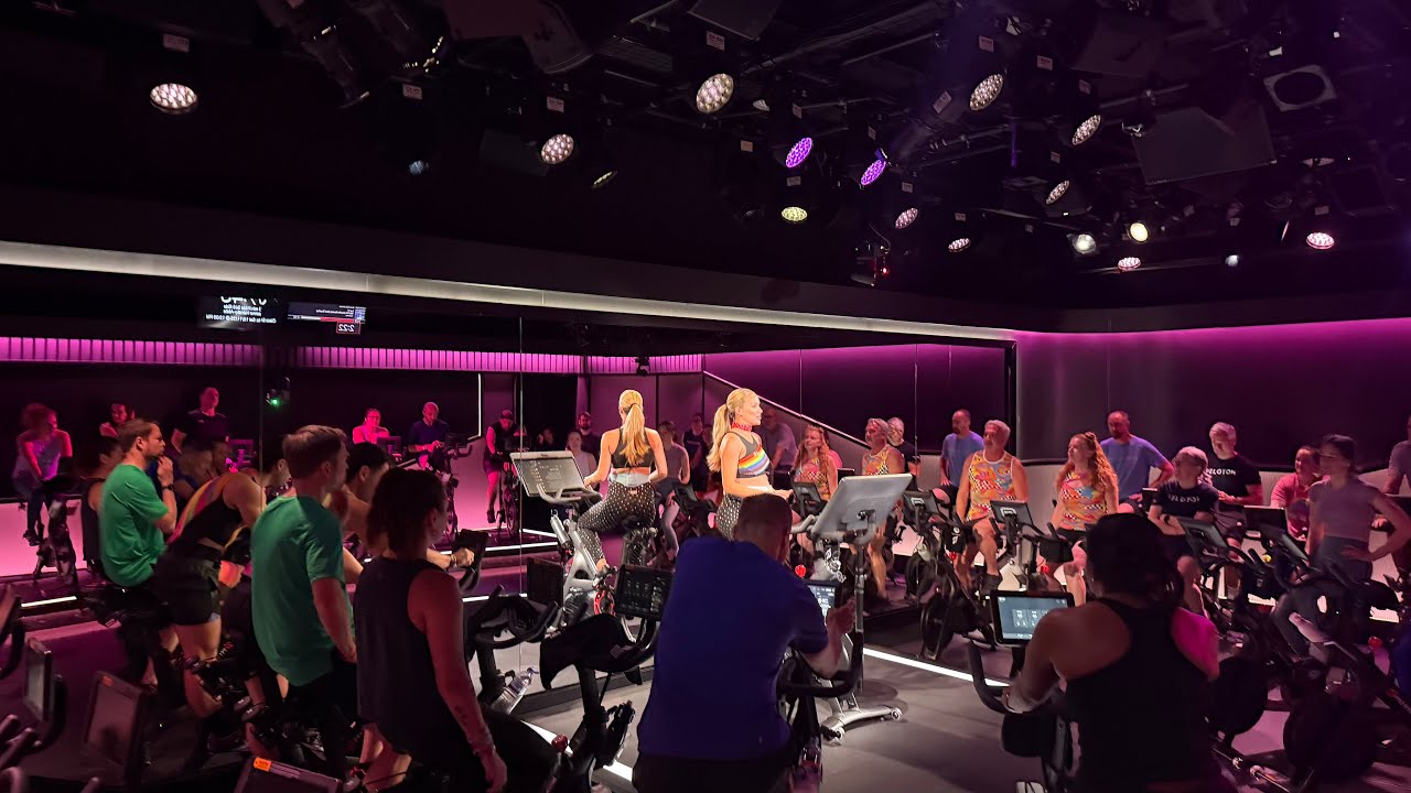 Занятие Peloton Studios London с Лиэнн Хейнсби