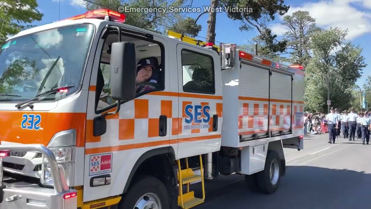 RARE/NEW - Ballarat Transport & Ballarat Support 1 Responding Code 1 to Assist AV + SES Parade 