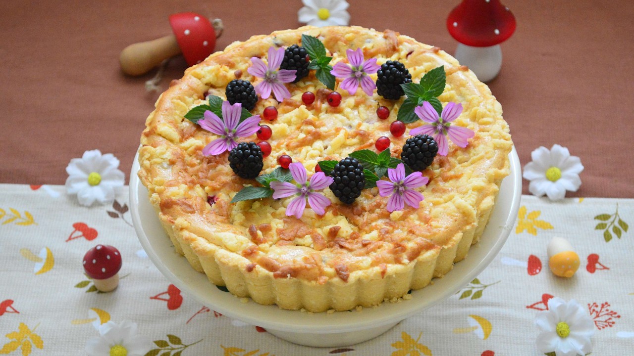 Ez a pite Süti Sári műve, alapja a ribizli pikáns íze