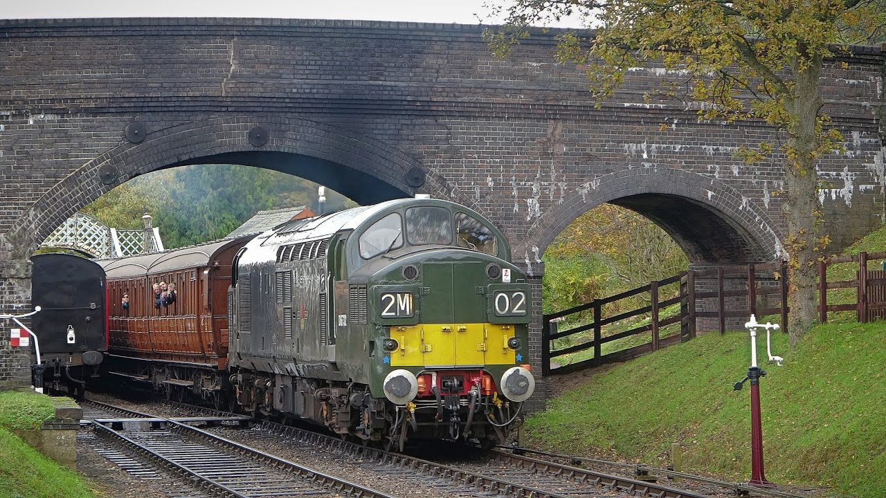 BR Class 37 Diesel D6732 rumbles around Weybourne at the 50th Finale (2025) | North Norfolk Railway