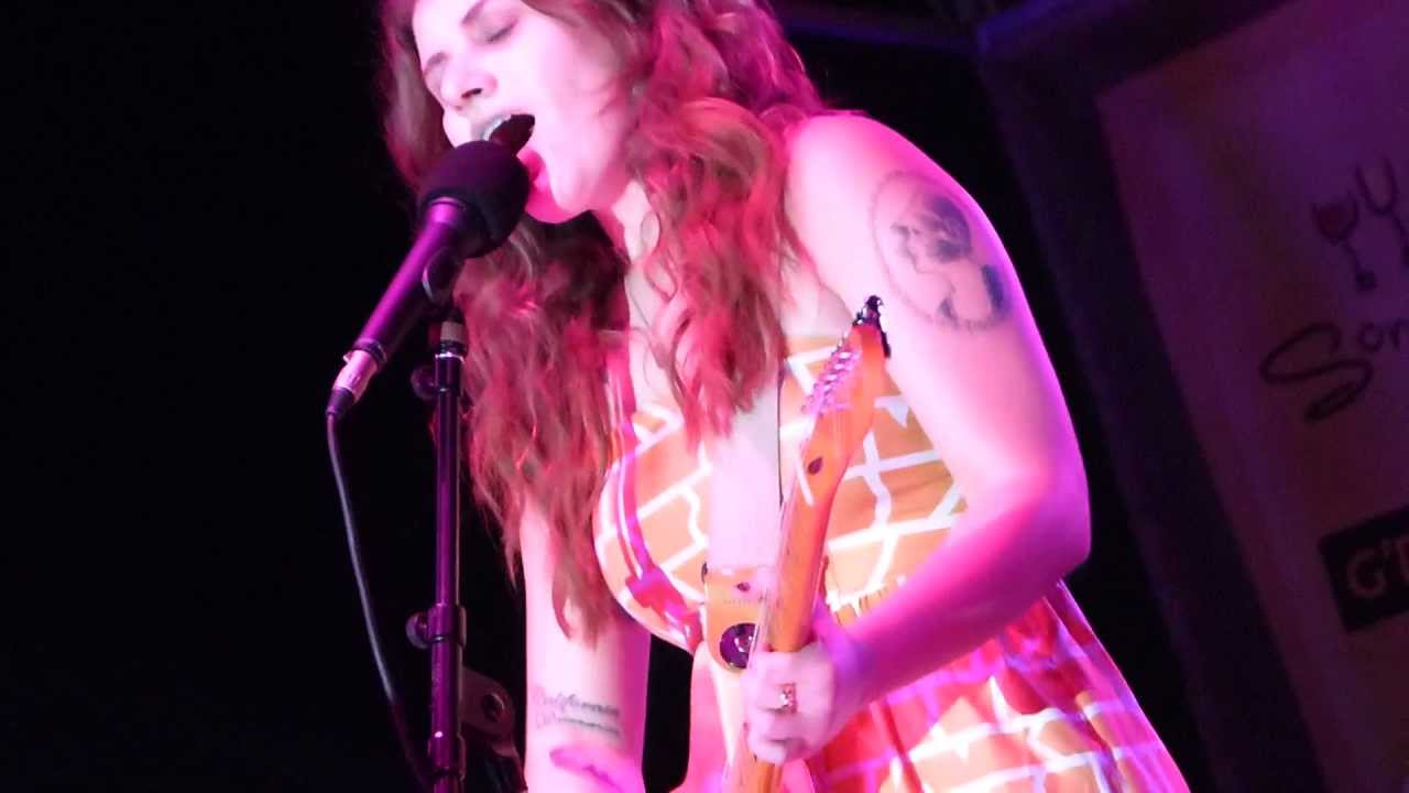 Best Coast - Sun Was High (So Was I) LIVE HD 2012 Santa Monica Pier