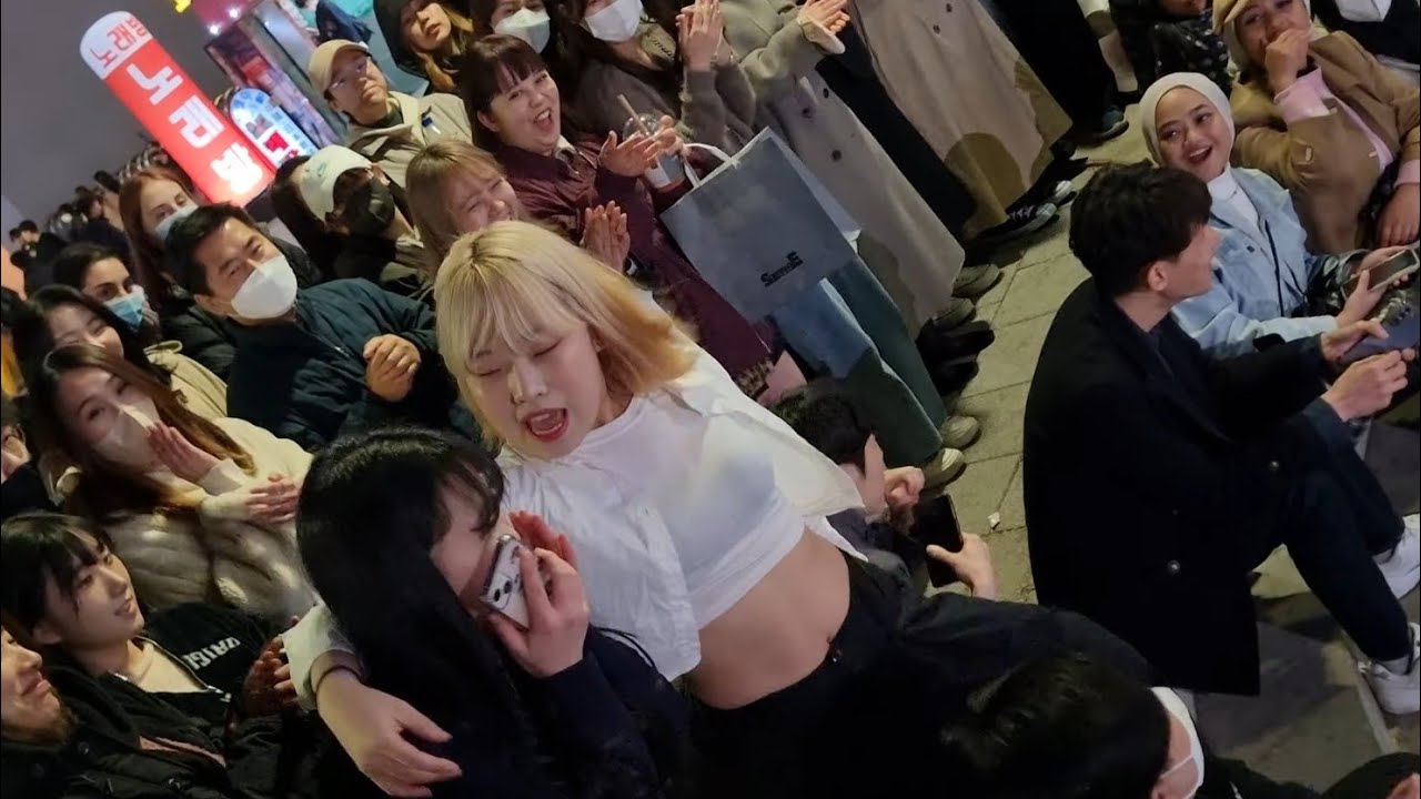 [STREET ARTIST] EUNBI. INTERACTIVE HONGDAE BUSKING (PSY MEDLEY). 230318.