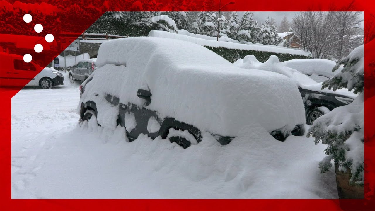 Forti nevicate in Valle d'Aosta: chiusa la strada per la Val Ferret