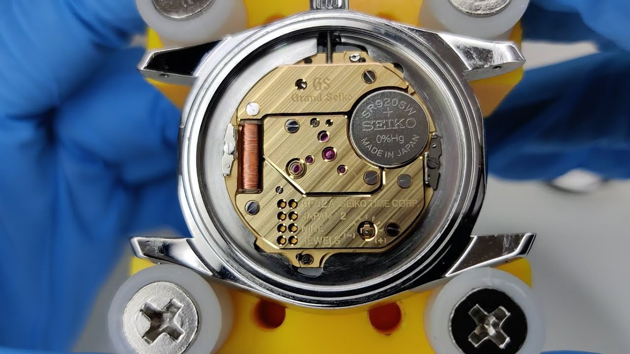 Замена батареи в кварцевых часах Grand Seiko 9F62