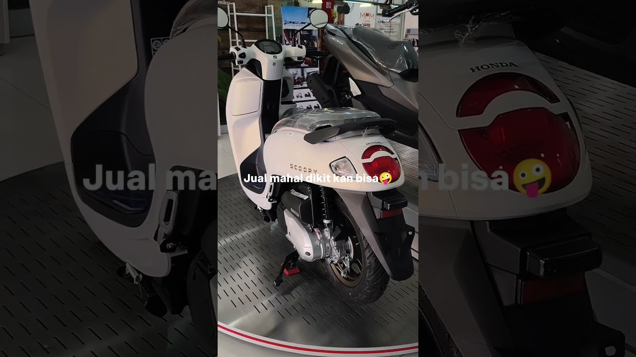 SCOOPY 2025PRISTIGE WHITE WARNA FAVORIT