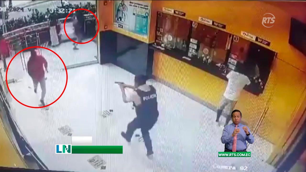 Graban a valiente policía frustrando asalto en centro comercial de Guayaquil