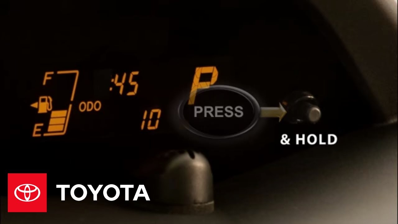 2010 Yaris How-To: Setting The Clock | Toyota