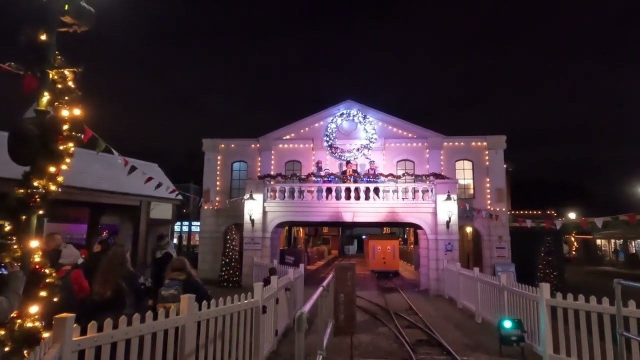 Thomas Land's Christmas Cracker Party