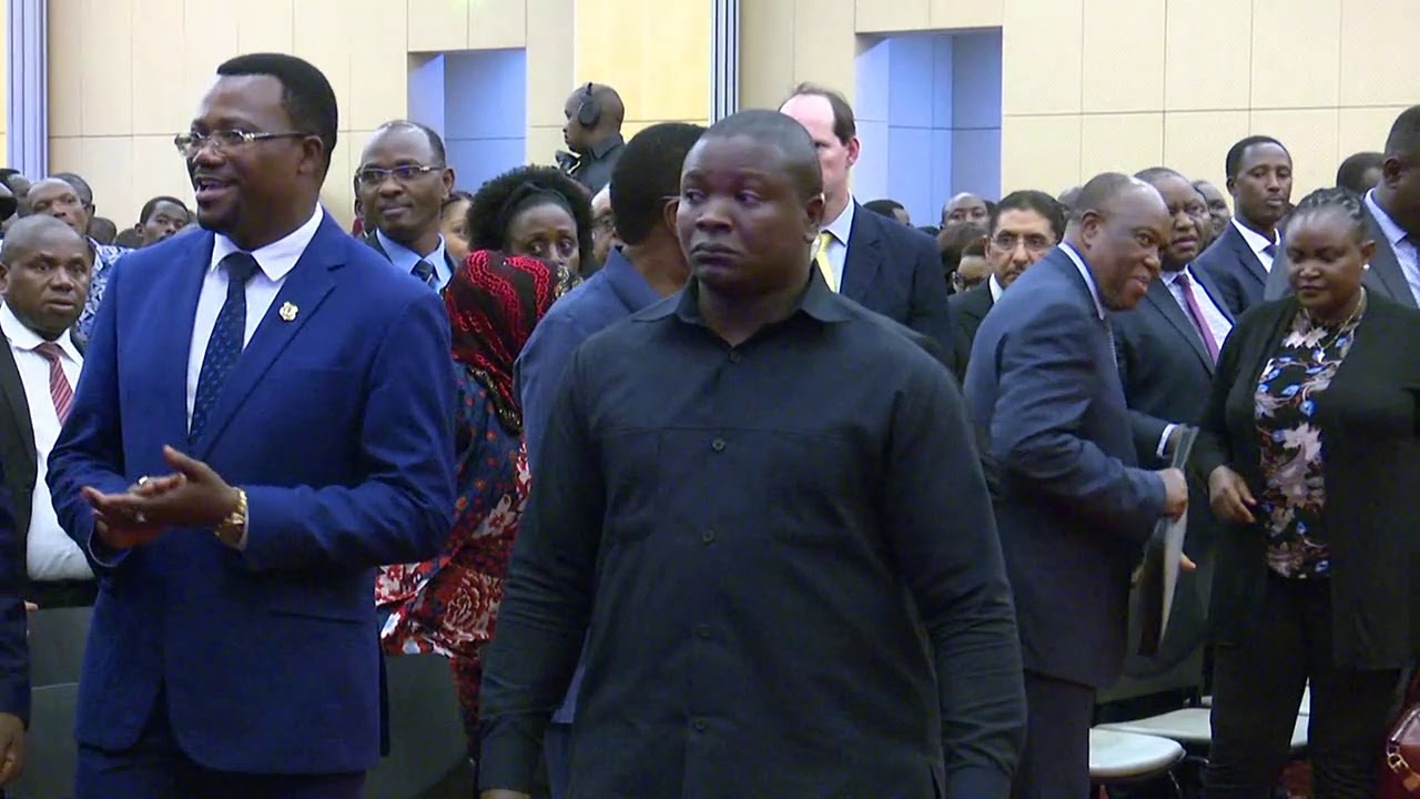 MAZUNGUMZO YA RAIS MAGUFULI NA WAFANYA BIASHARA WAKUBWA KUTOKA KATIKA WILAYA ZOTE NCHINI. IKULU DSM