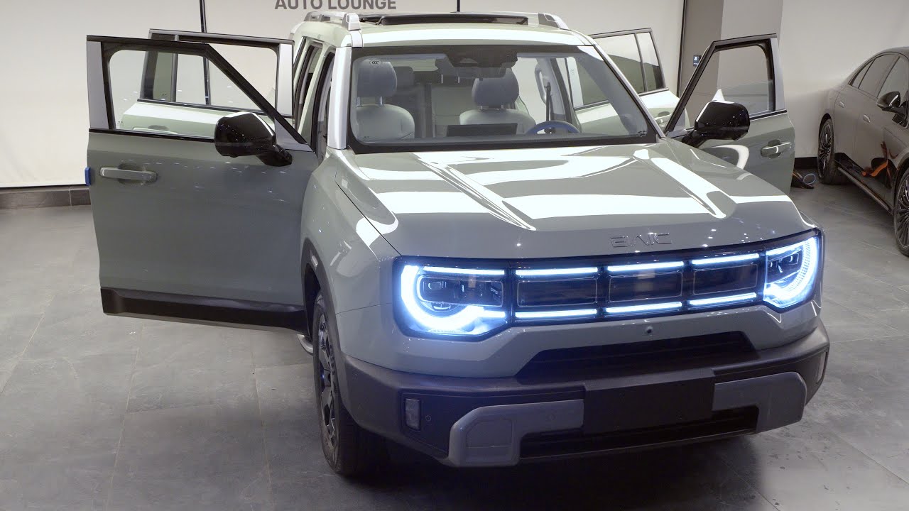 2025 New BAIC BJ30e electric performance SUV - Luxury Interior and Exterior