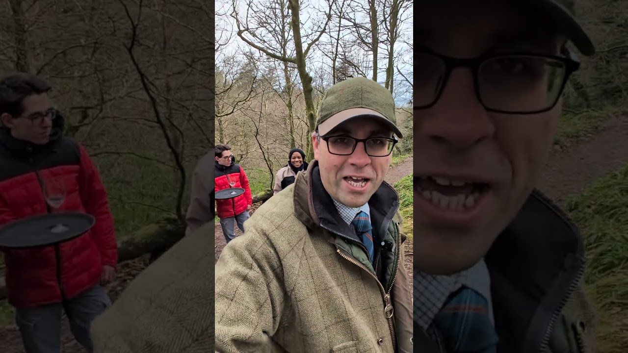 Экстремальные навыки переноски подносов в Школе дворецких #школадвокатейщиков #будьлучшедвокатейщ...