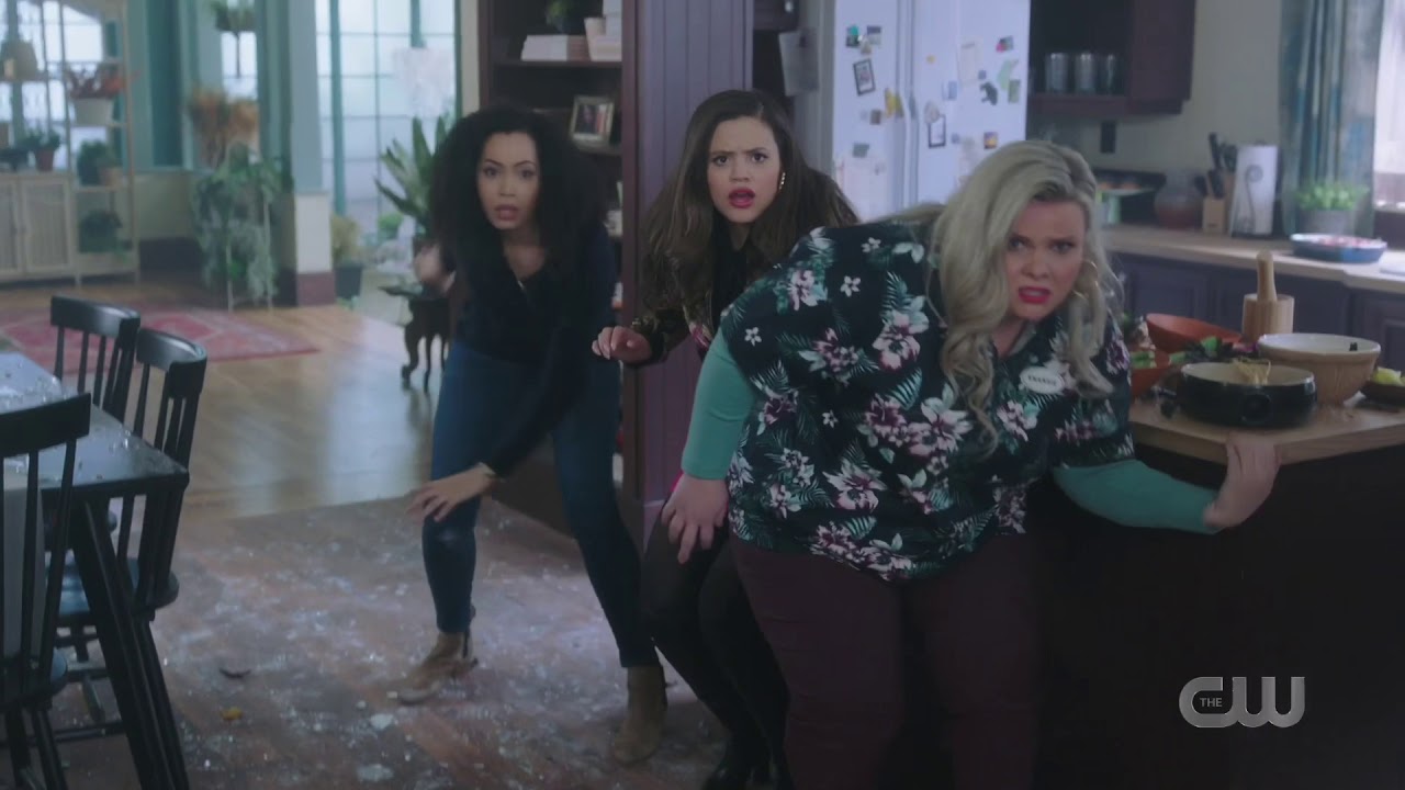 Charmed Reboot (2018) 1x12 Macy and Maggie are attacked by a witch