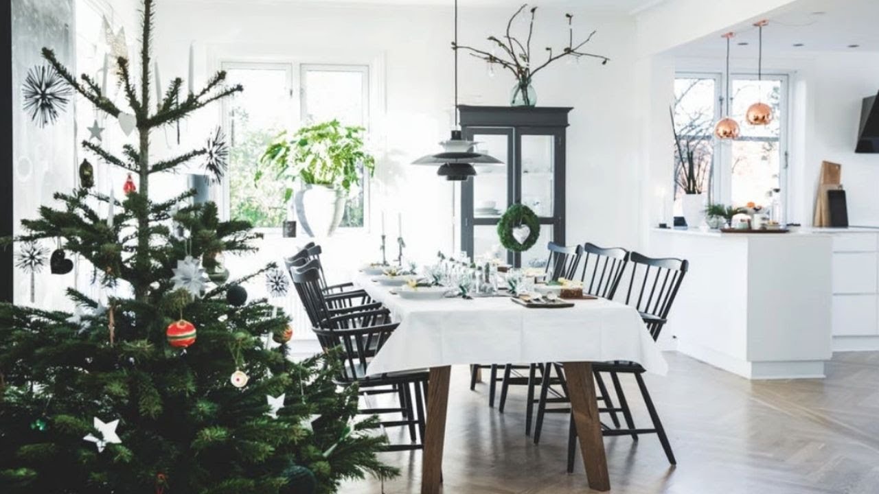 4 Scandinavian Homes + Christmas Decorations