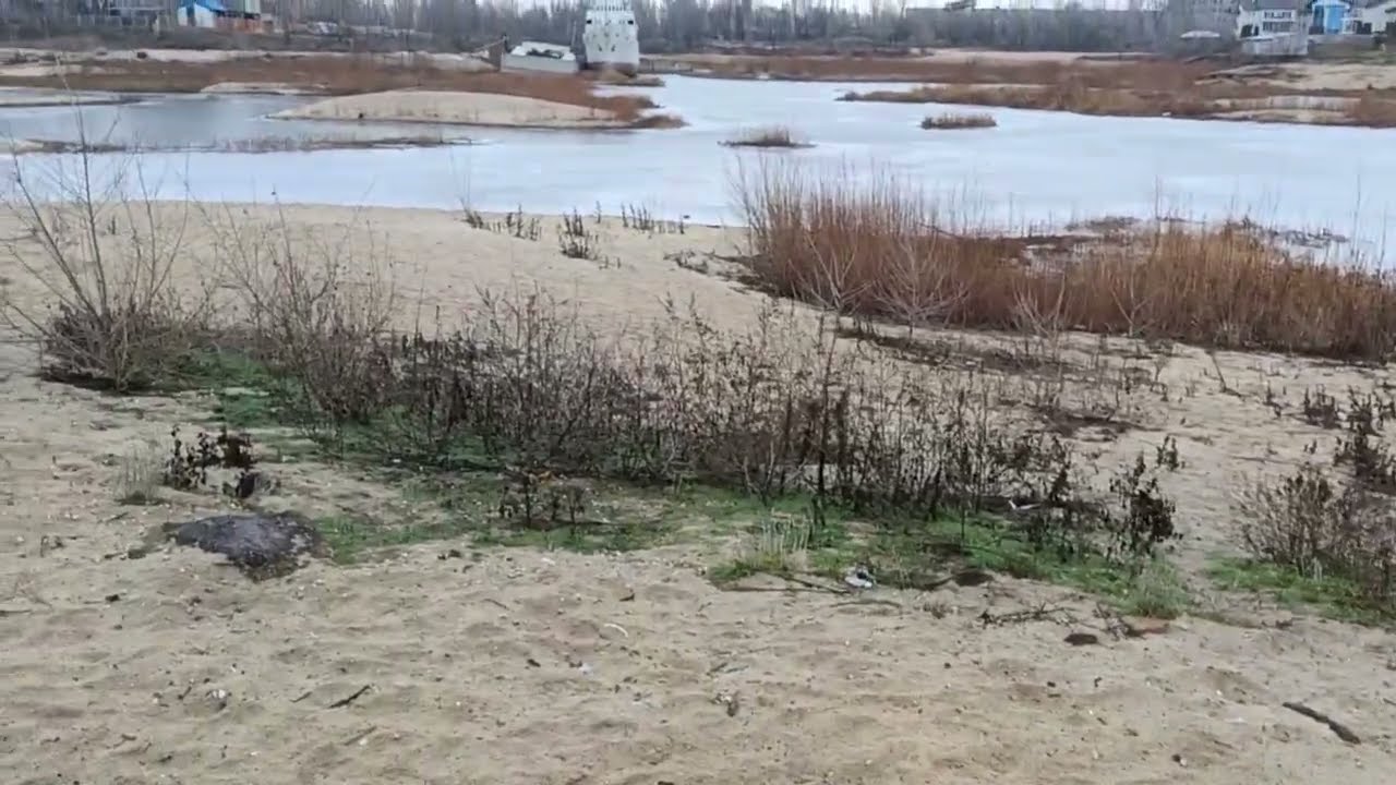 ЗАПОРОЖЬЕ РЫБАЛКА ШАХЕДЫ НАД ГОЛОВОЙ В ПОИСКАХ РЫБЫ ЗНАМЕНИТОЕ МЕСТО 