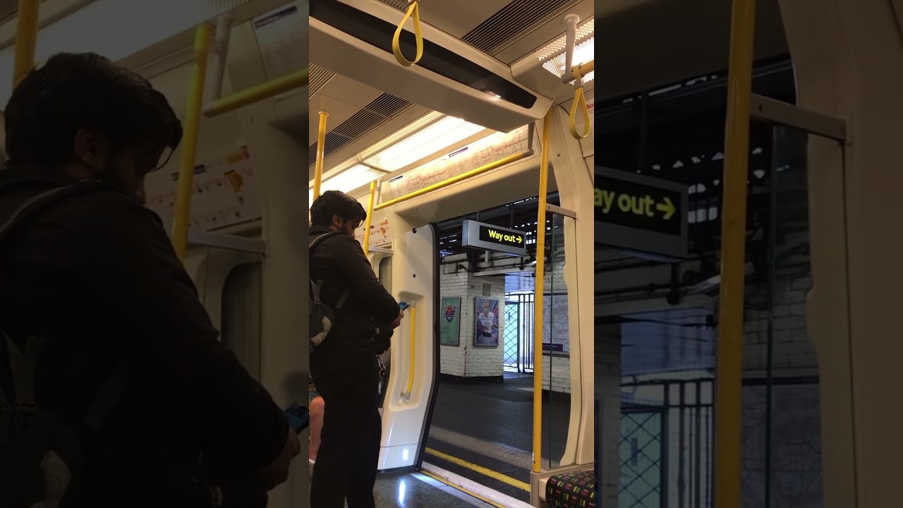 *Rare/Uncommon Destination* announcement on the District Line