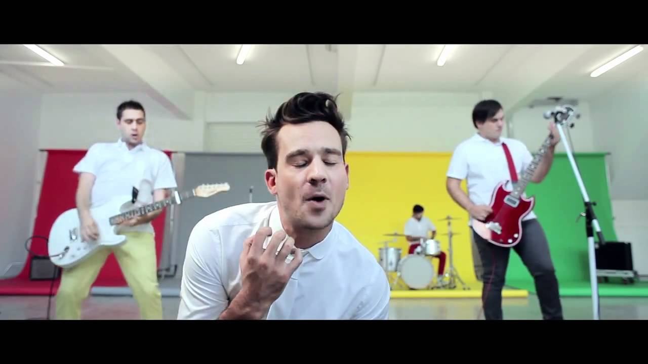 TAN BIONICA - Beautiful (Official Video)
