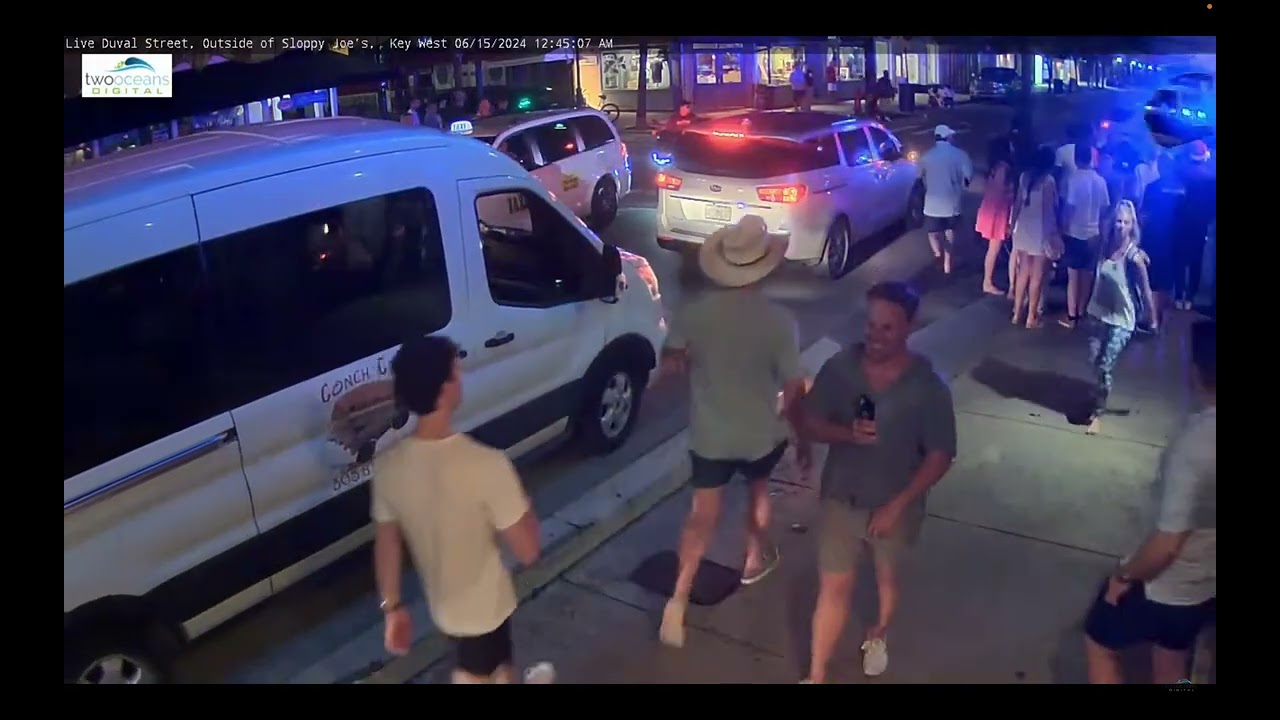 Fleeing man gets tased outside Sloppy Joes