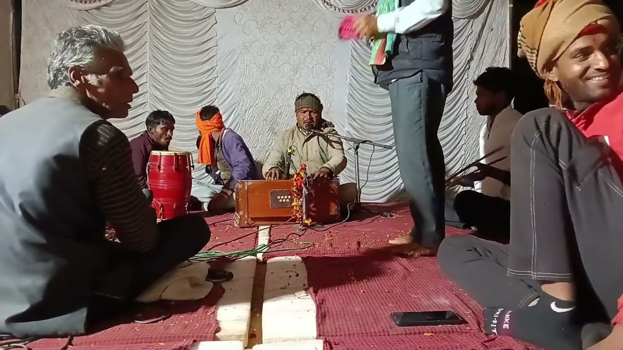 अति सुंदर भजन/अमृत है हरि नाम जगत में ऐसे छोड़ के साजन मत पीना/सिंगर मनीराम आदिवासी/#कृष्ण_भजन 