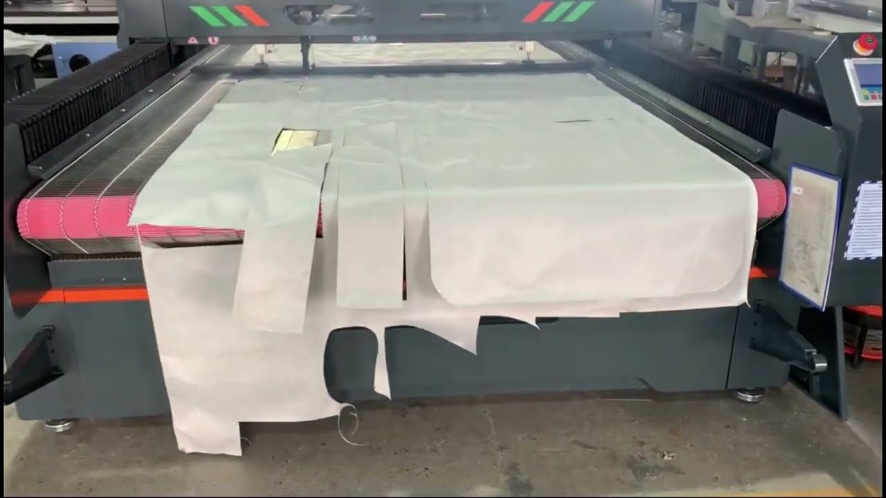 Fabric CO2 Laser Cutting Machine with 1800*3000mm Working area and Automatic Feeding System