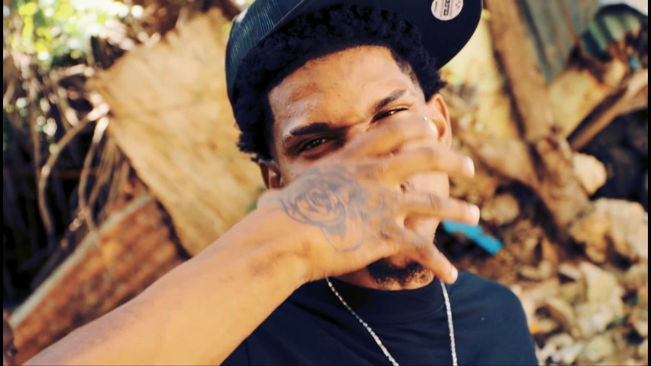 CARLOS BLADI - UN BULTO (VIDEO OFICIAL)