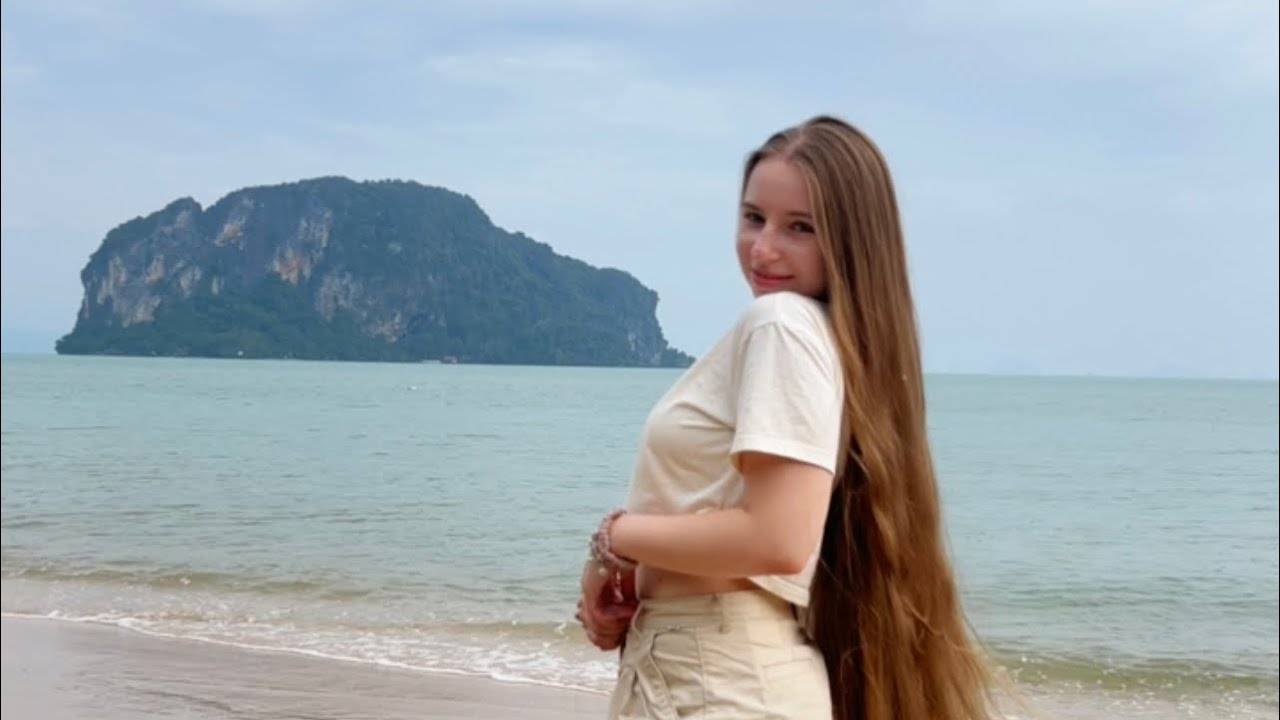 Rapunzel by the ocean ♥️ beautiful golden very long hair (preview)