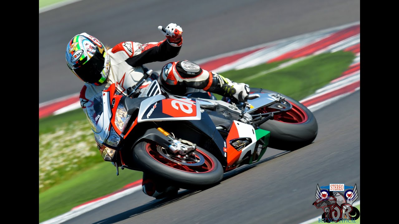 2015 Aprilia RSV4 RF full review