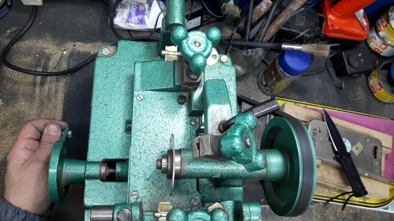 Copia de llave con maquina duplicadora parte 1